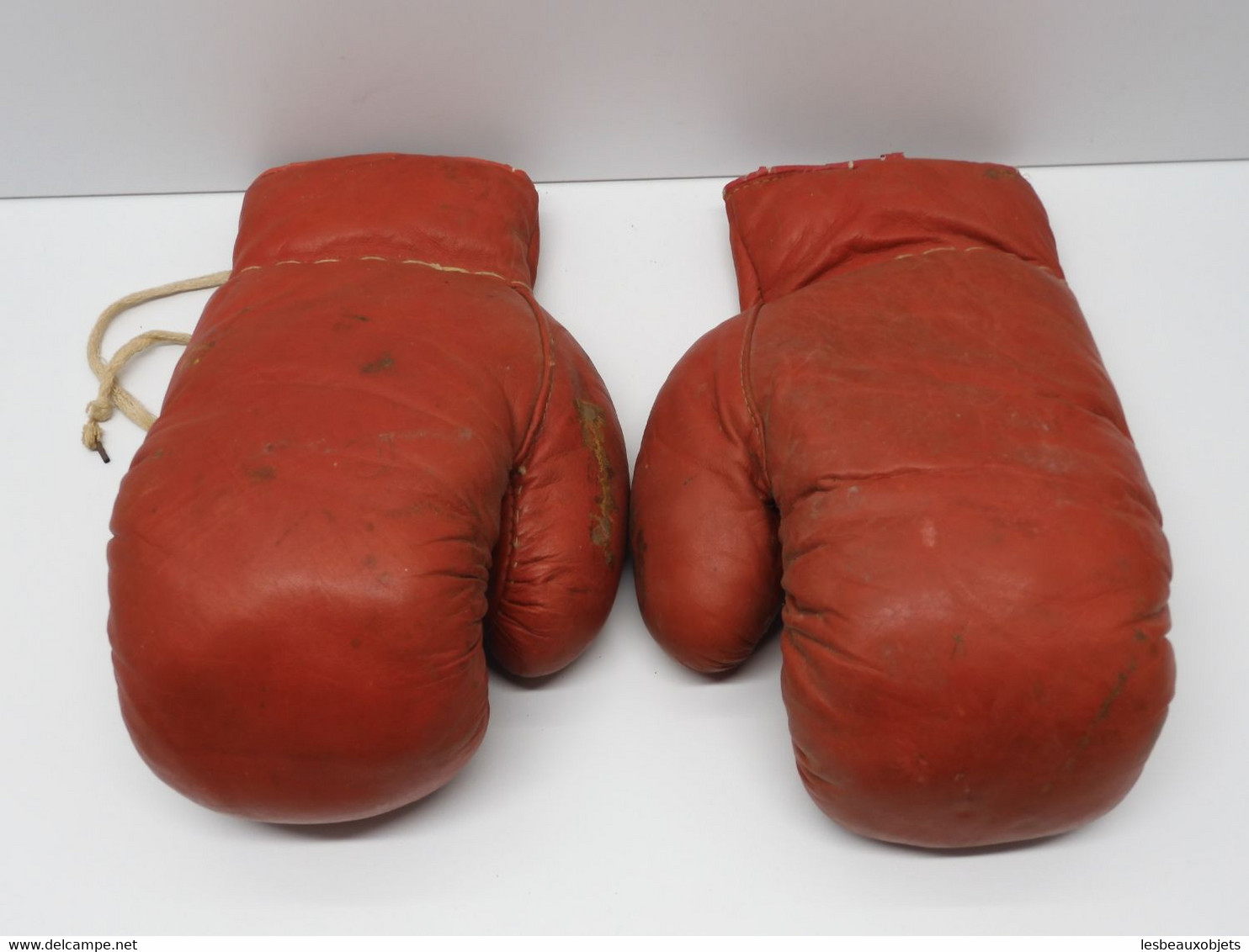 *ANCIENNE PAIRE DE GANTS DE BOXE EN CUIR début XXe JUS GRENIER DECO COLLECTION   E