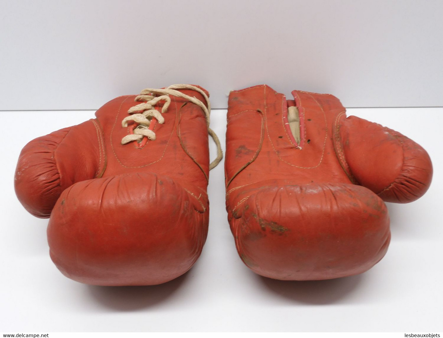 *ANCIENNE PAIRE DE GANTS DE BOXE EN CUIR début XXe JUS GRENIER DECO COLLECTION   E