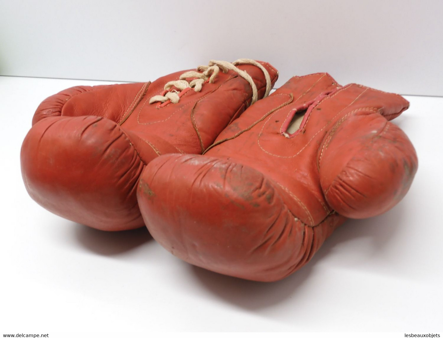 *ANCIENNE PAIRE DE GANTS DE BOXE EN CUIR début XXe JUS GRENIER DECO COLLECTION   E