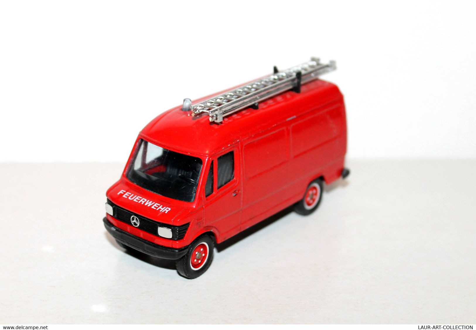 SOLIDO - MERCEDES 407D N°2131 09.90, CAMION POMPIER 1/50 - FEUERWEHR - VOITURE AUTOMOBILE MINIATURE ANCIENNE (2811.7) - Camions, Bus Et Construction