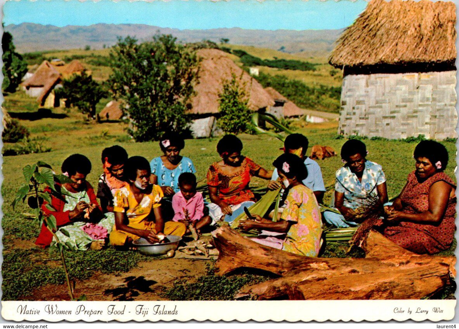 (3 M 40) Fiji - Native Women Food Preparation - Fidji