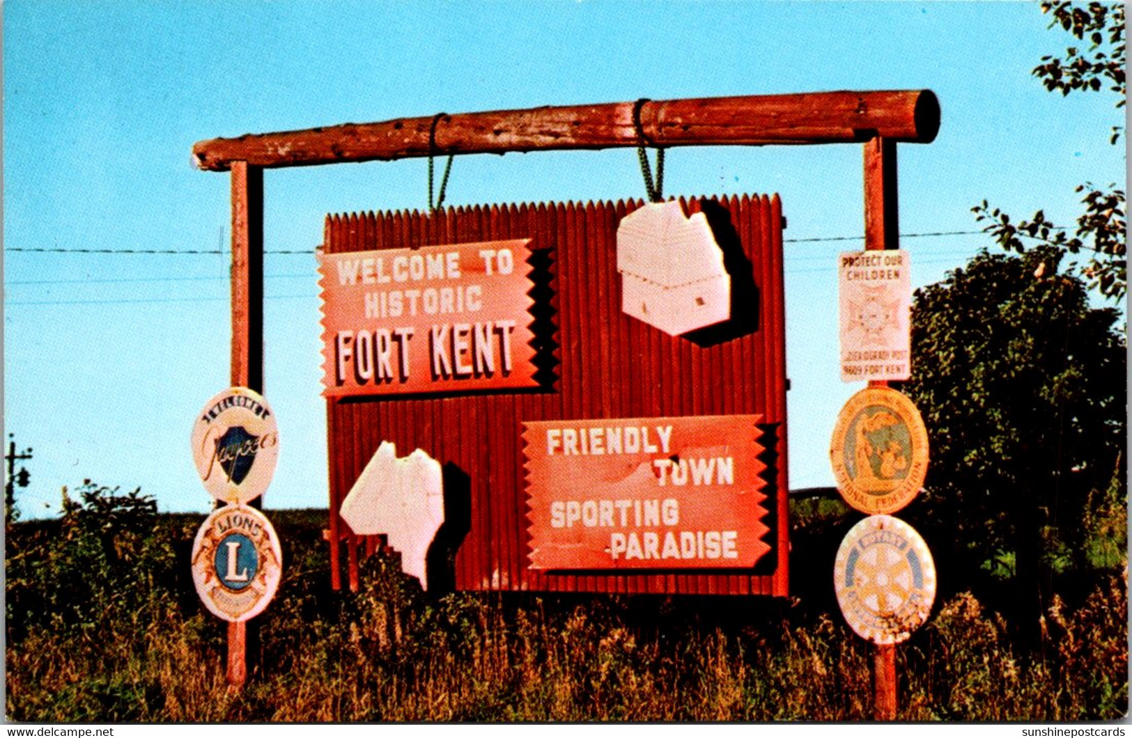 Maine Sign Post At Fort Kent - Autres & Non Classés