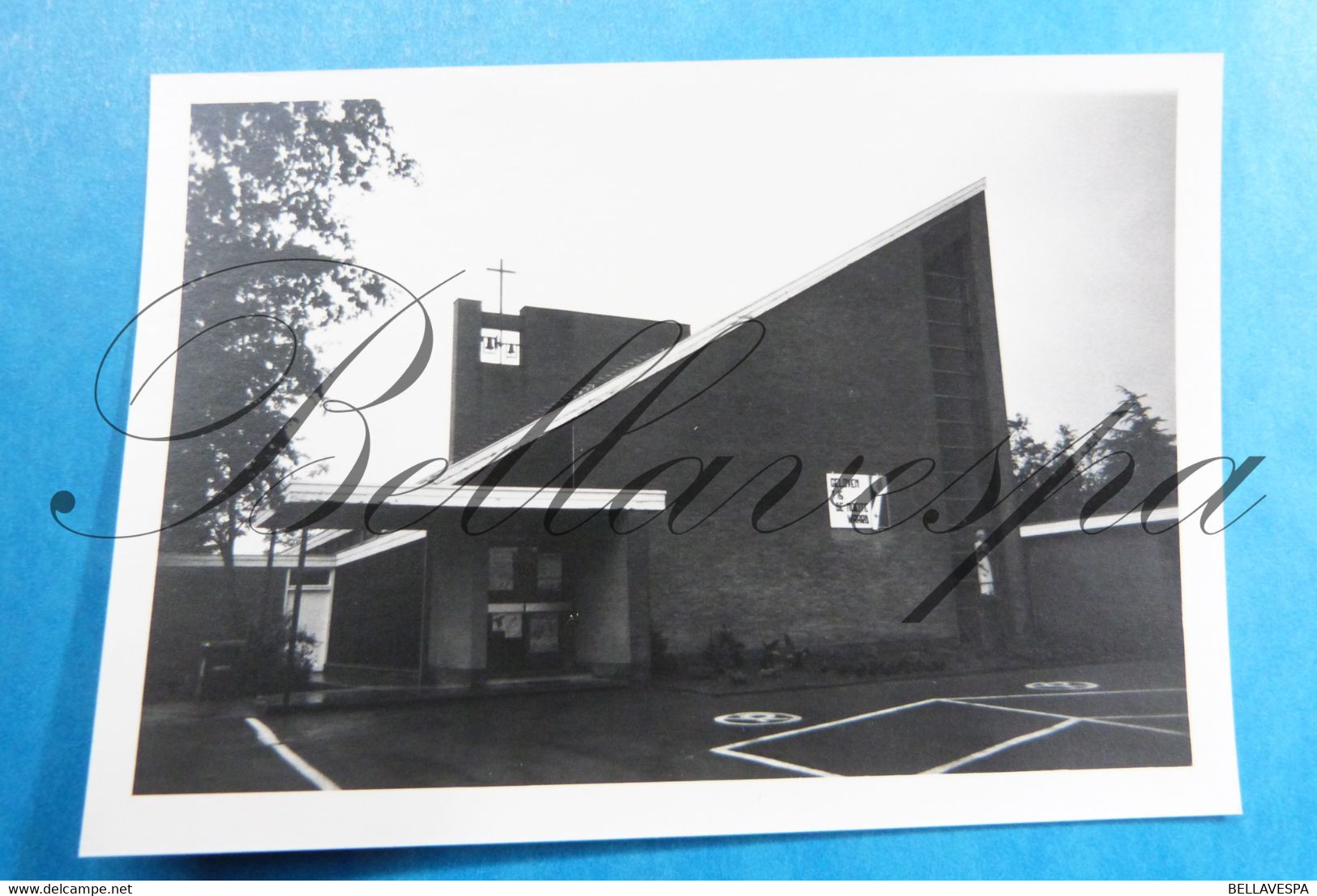 Torhout  Drie Koningen Steenveldstraat  Kerk St Jozef Arbeider   Foto-Photo Prive, Opname 20/06/1987 - Torhout