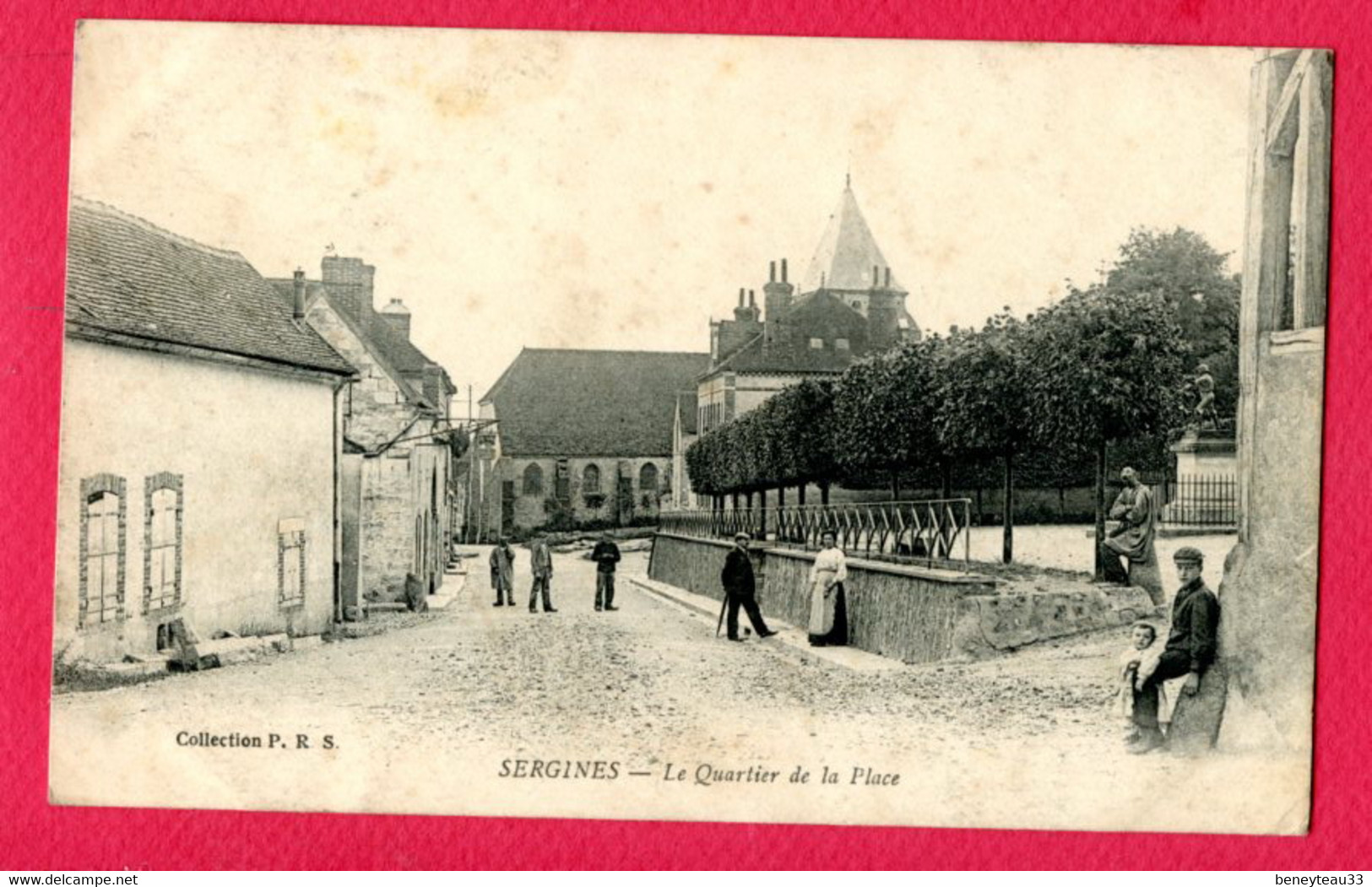 CPA (Réf : FF 031) SERGINES  (89 YONNE) Le Qartier De La Place (animée) - Sergines