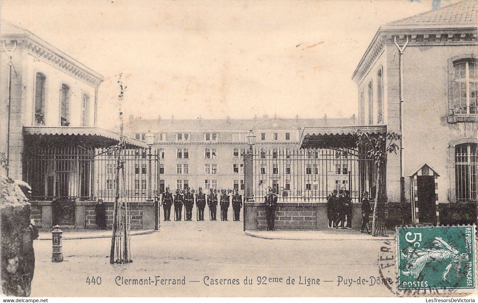 CPA - MILITARIAT - REGIMENT - CLERMONT FERRAND - Caserne Du 92è  De Ligne - Puy De Dôme - Régiments