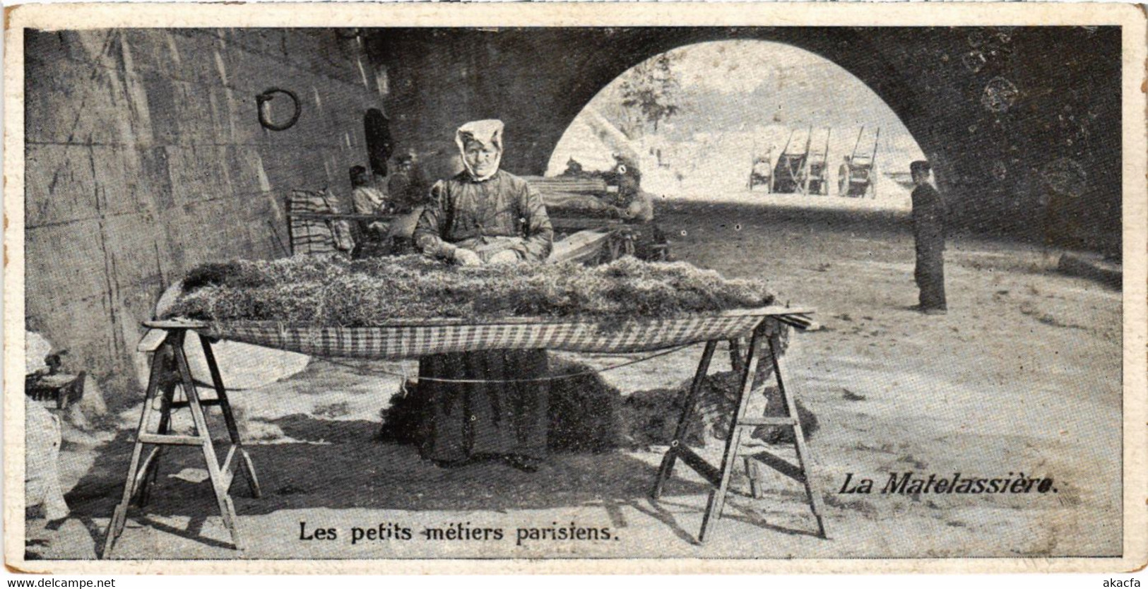 CPA PARIS Petits Metiers La Matelassiere (1246378) - Petits Métiers à Paris