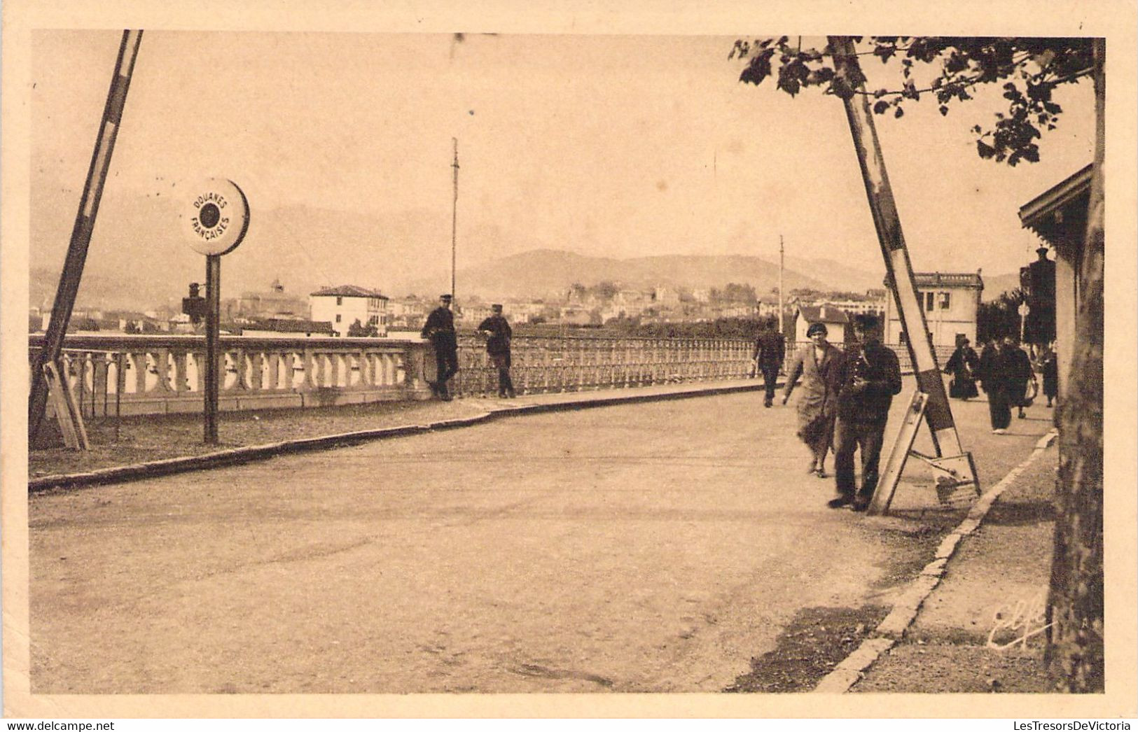 CPA - FRANCE - 64 - HENDAYE - LE PONT INTERNATIONAL - Labouche Frère TOULOUSE - Animée - Hendaye