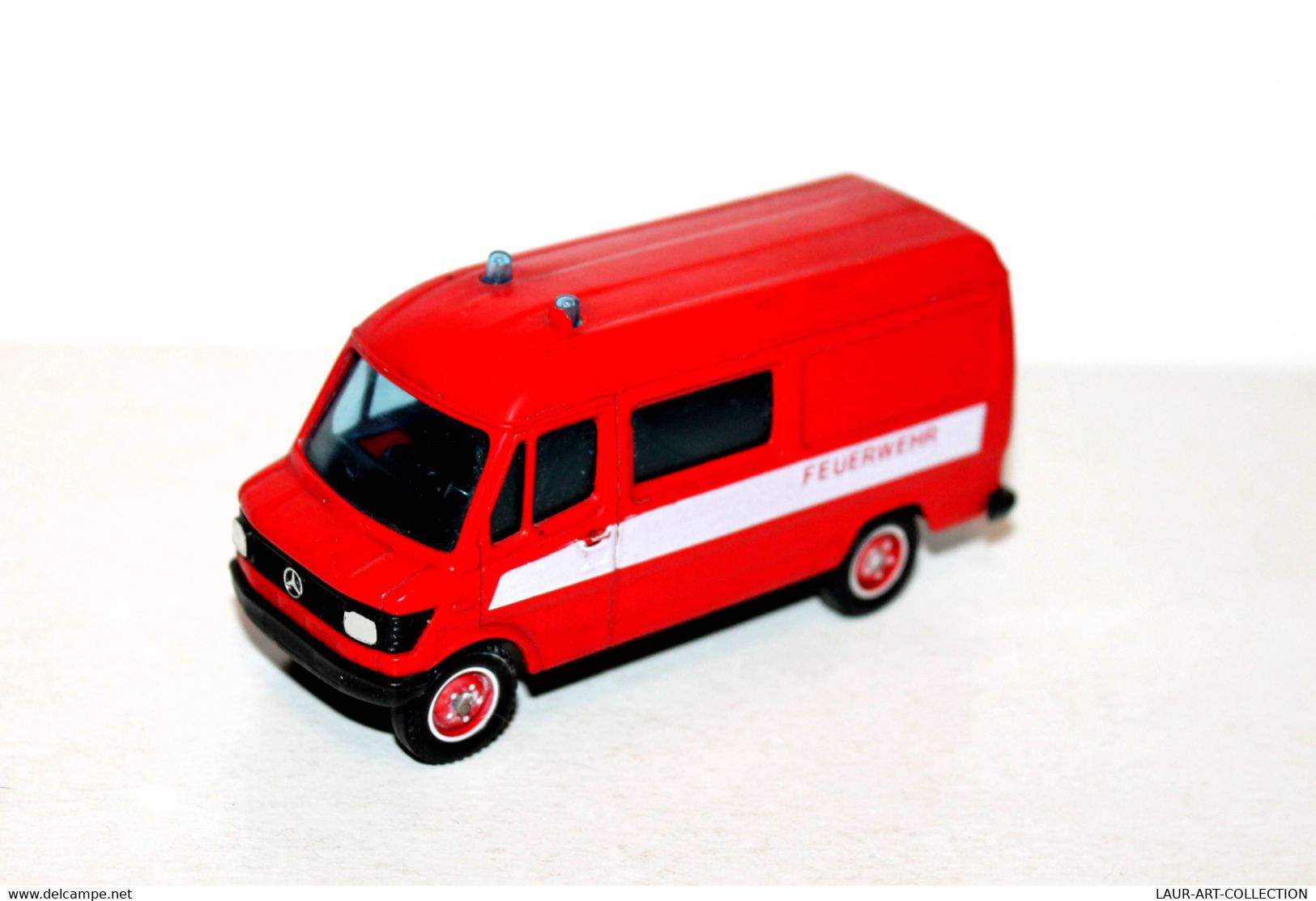 SOLIDO - MERCEDES 407D N°2131 09.90 - CAMION VEHICULE POMPIER - 1/50 - FEUERWEHR, VOITURE AUTOMOBILE MINIATURE (2811.11) - Camions, Bus Et Construction