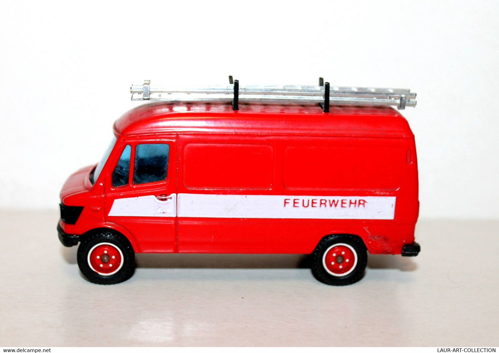 SOLIDO - MERCEDES 407D N°2131 09.90 - CAMION VEHICULE POMPIER - 1/50 - FEUERWEHR, VOITURE AUTOMOBILE MINIATURE (2811.17) - Vrachtwagens, Bus En Werken