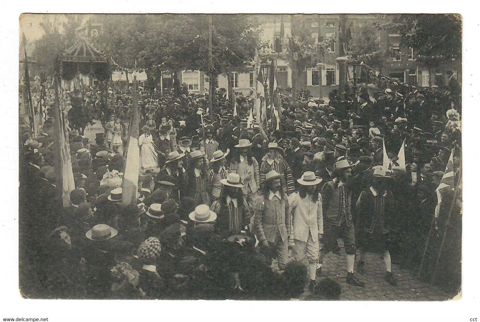 Rousselare    Roeselare   Rodenbachsfeesten 22 Oogst 1909 N° 13  Groep Rederijkers - Roeselare