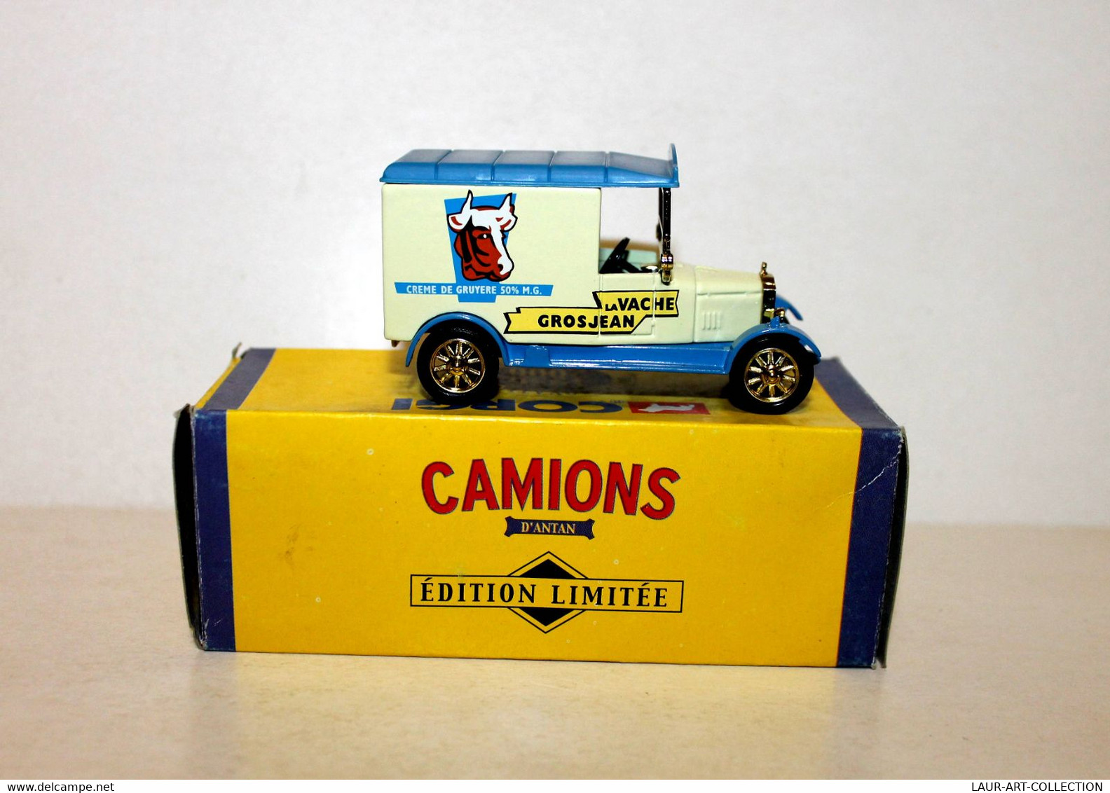 CORGI - CAMIONNETTE T FORD VAN, PUB LA VACHE GROSJEAN - CAMION D'ANTAN 1956-2000 - AUTOMOBILE MINIATURE (2811.29 - Corgi Toys