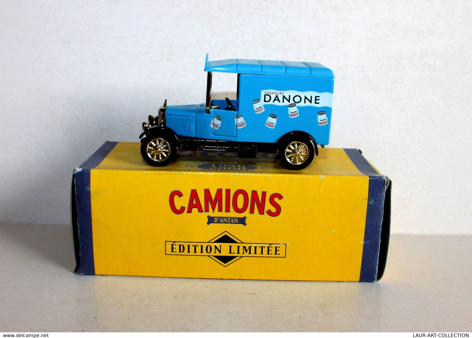 CORGI - CAMION LIVRAISON BULLNOSE MORRIS VAN 1924, PUB DANONE, D'ANTAN 1956-2000 - AUTOMOBILE MINIATURE (2811.32) - Corgi Toys
