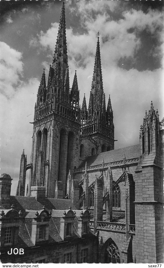 QUIMPER - Les Flèches De La Cathédrale - Quimper