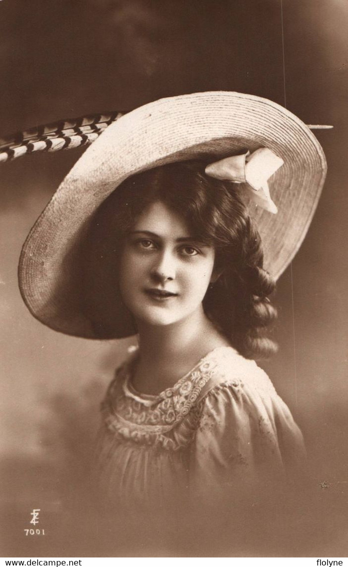 Mode - 8 CPA Cartes Photos - Femmes Et Chapeaux - Hat Chapeau - Moda