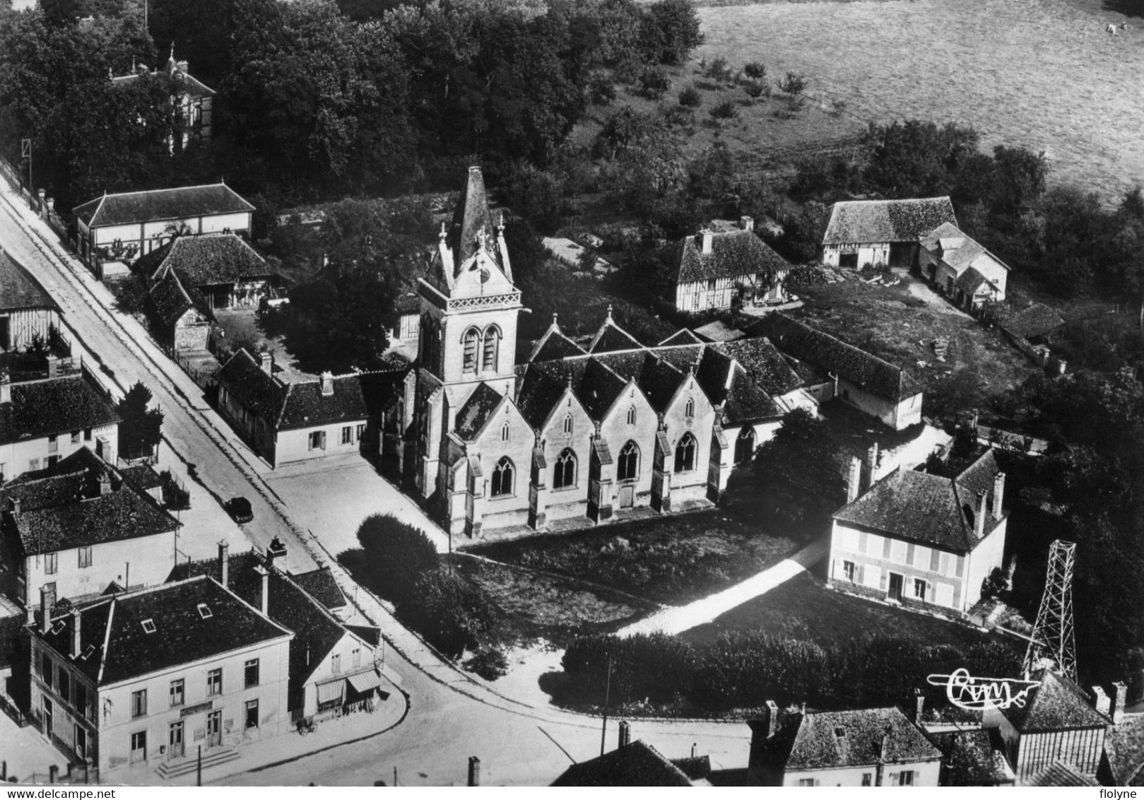 Lusigny Sur Barse - Vue Aérienne De L'église Et De La Mairie - Autres & Non Classés