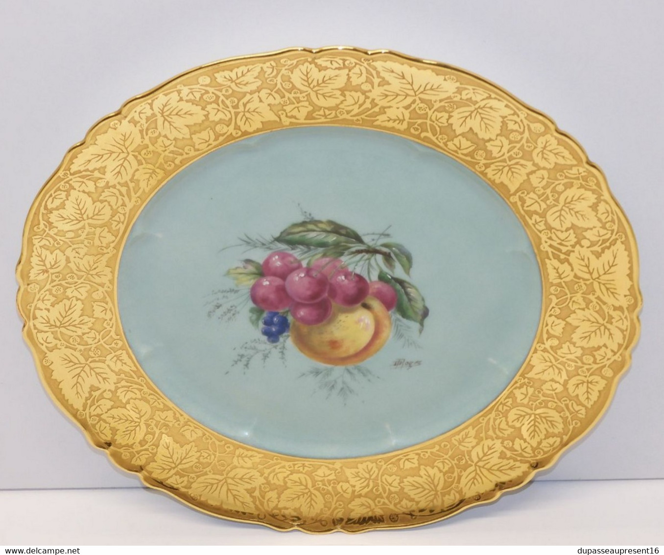 *BELLE ASSIETTE PORCELAINE LIMOGES THEODORE HAVILAND AILE OR signée B ROGER E