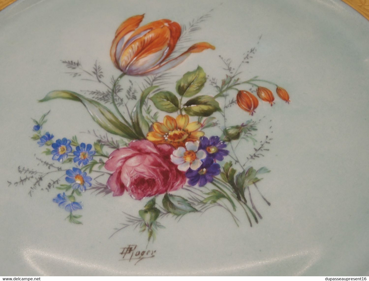 *BELLE ASSIETTE PORCELAINE LIMOGES THEODORE HAVILAND AILE OR signée B ROGER E