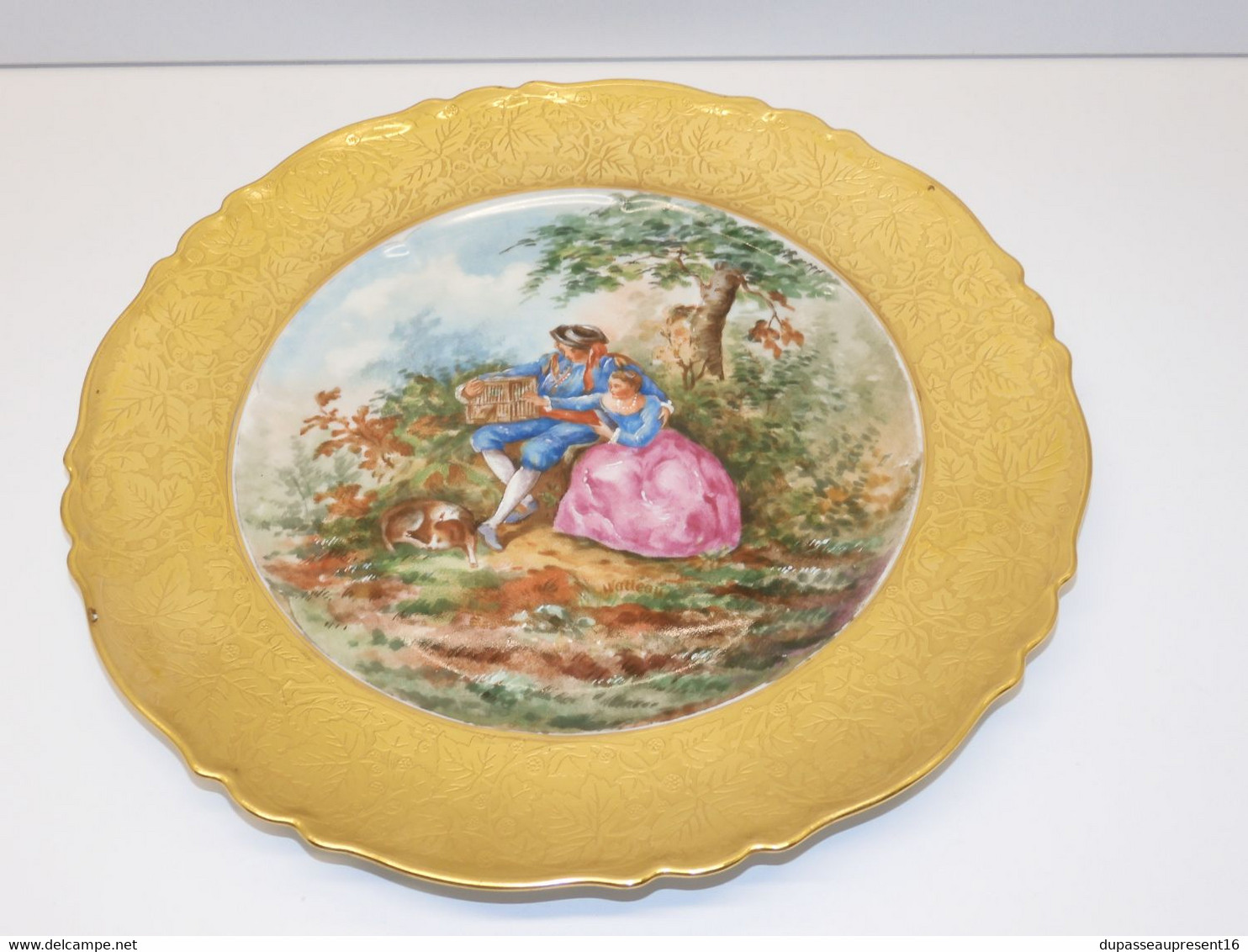 *BELLE ASSIETTE PORCELAINE LIMOGES THEODORE HAVILAND AILE OR D'aprés WATTEAU E - Limoges (FRA)