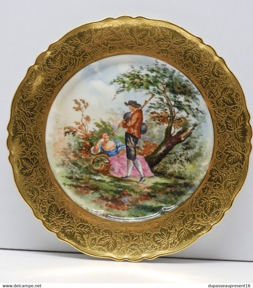 *BELLE ASSIETTE PORCELAINE LIMOGES THEODORE HAVILAND AILE OR D'aprés WATTEAU E - Limoges (FRA)