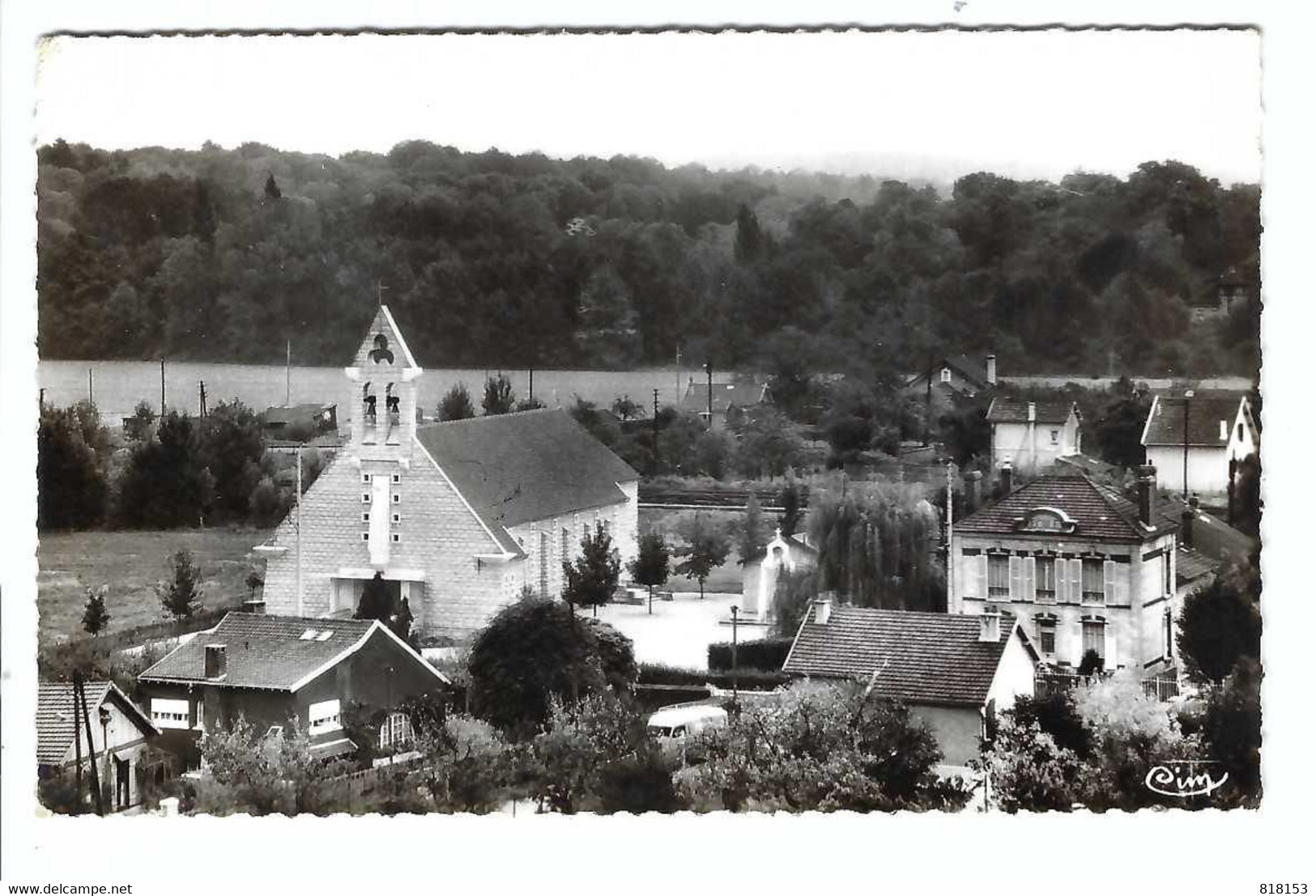 BUTRY  ( S.- Et- O.)  7 - L'Eglise Et L'Ecole - Butry