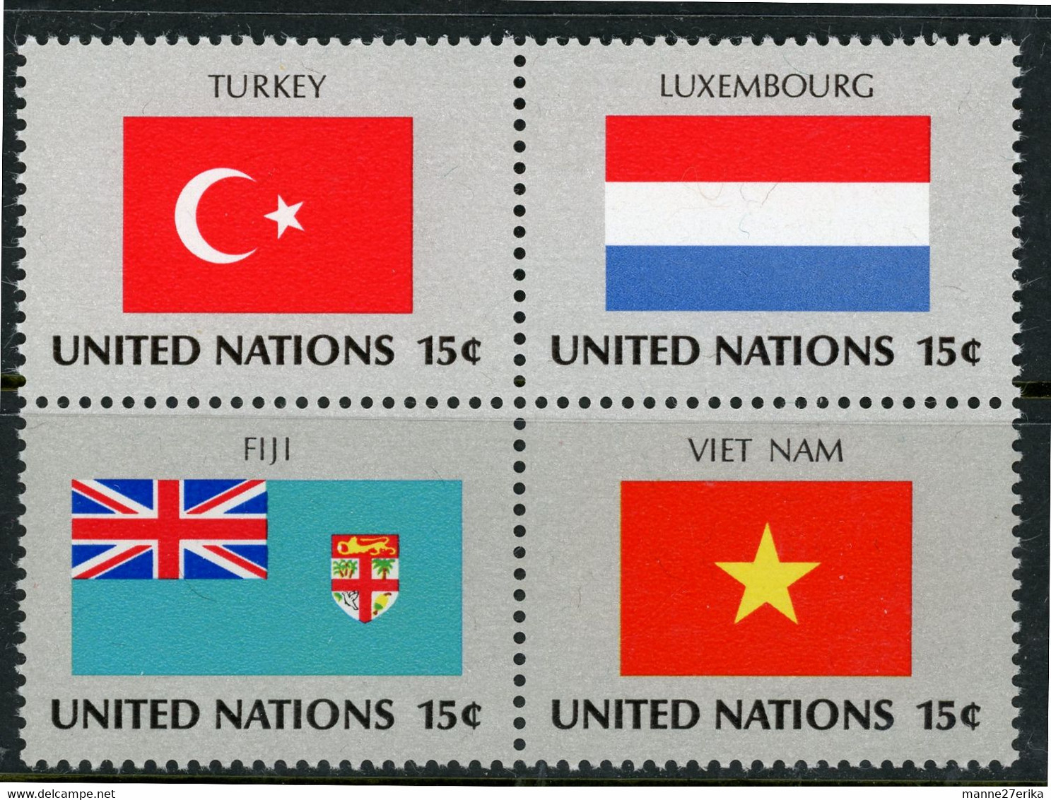 -UN-1980- "Flags" MNH (**) Se-tanant Block - Unused Stamps