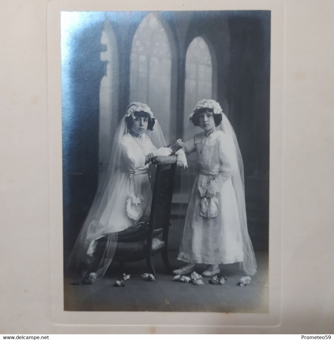 Antigua Foto Hermanas De Comunión – Año 1915 – En álbum - Personas