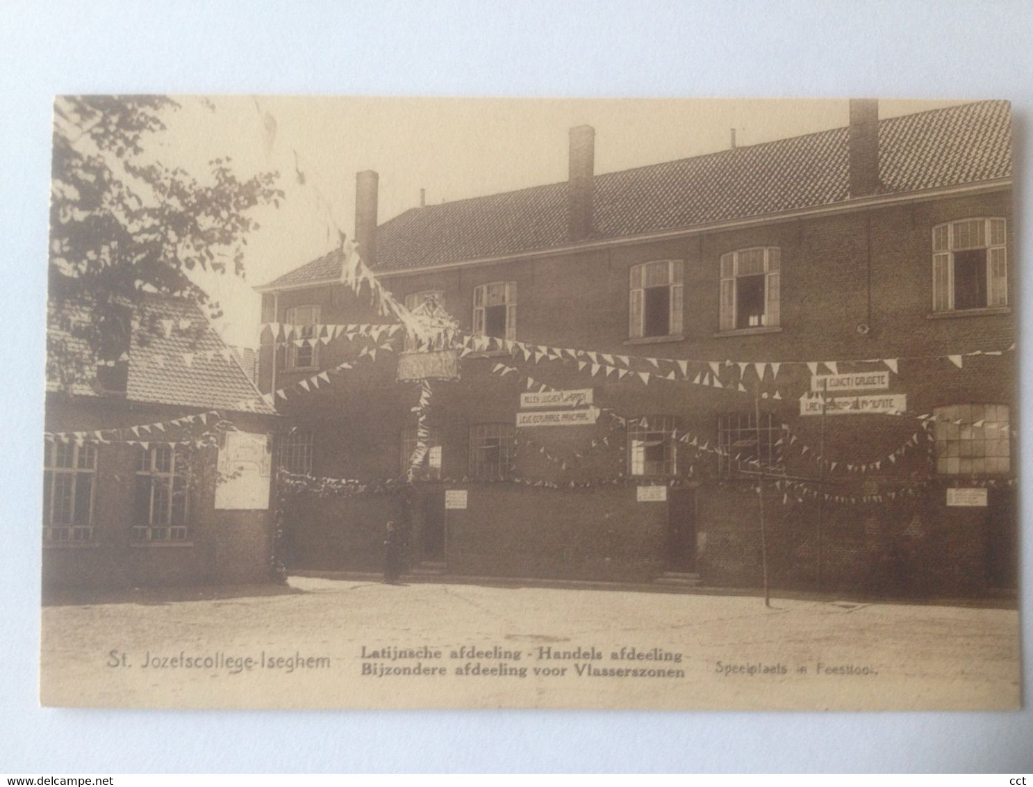 Iseghem  Izegem  St Jozefscollege  Latijnsche Afdeeling Speelplaats En Feesttooi - Izegem