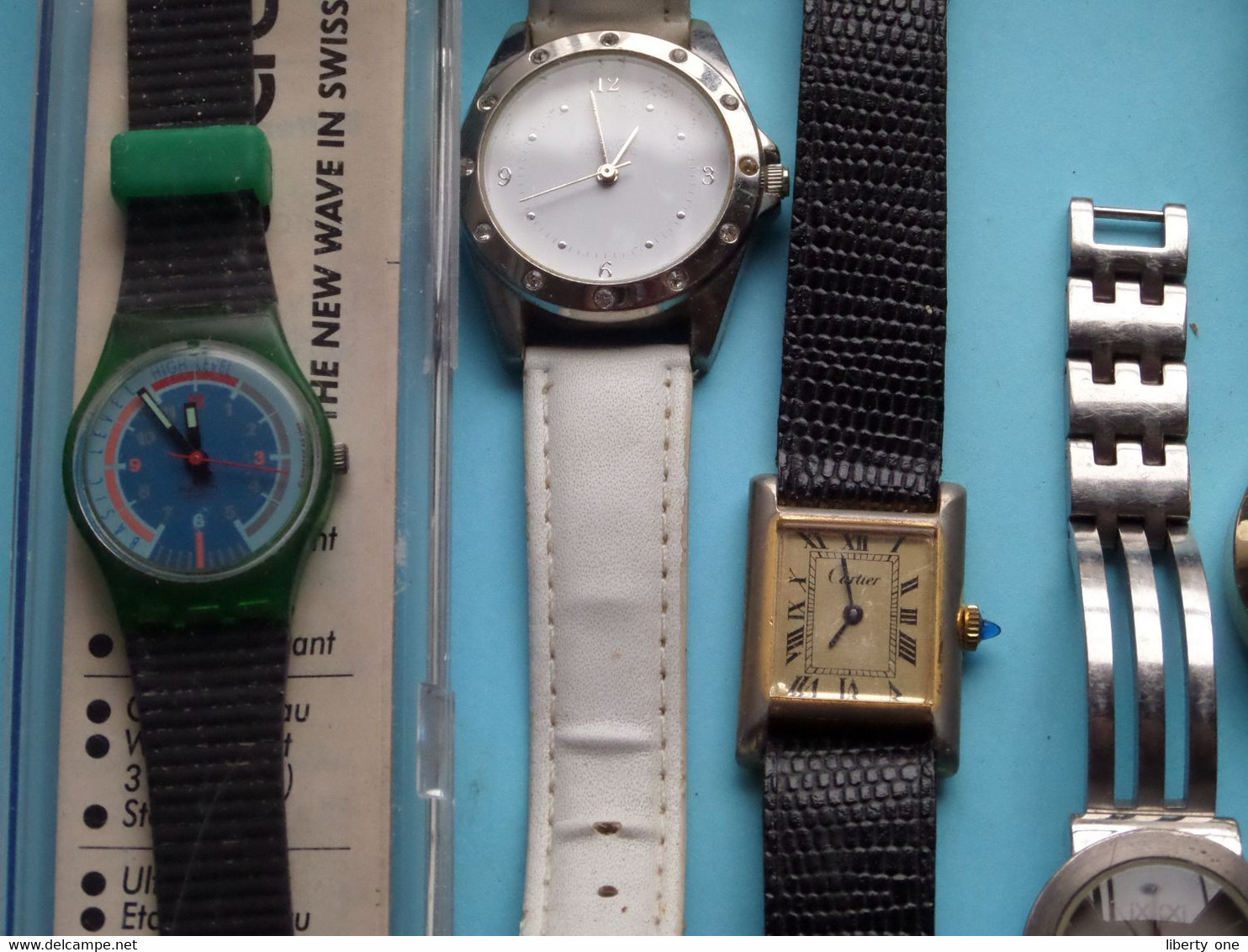 12 X Horloge / Watch > ( Please See > Voir SCANS Svp ) NOT Working - NE Fonctionne PAS ( Je Ne Suis Pas Un Expert ) ! - Watches: Modern