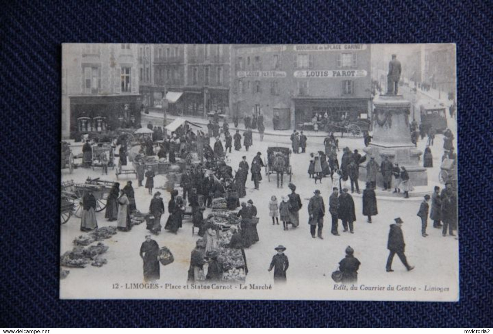 LIMOGES : Place Et Statue CARNOT, Le Marché. - Limoges