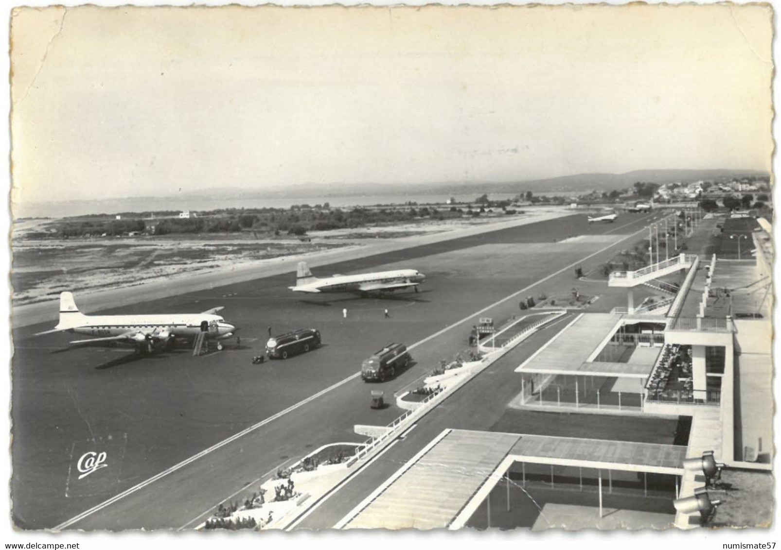 CPSM NICE - Aéroport De NICE - COTE D'AZUR - L'Aire De Stationnement - Ed. CAP N°2051 - Transport Aérien - Aéroport