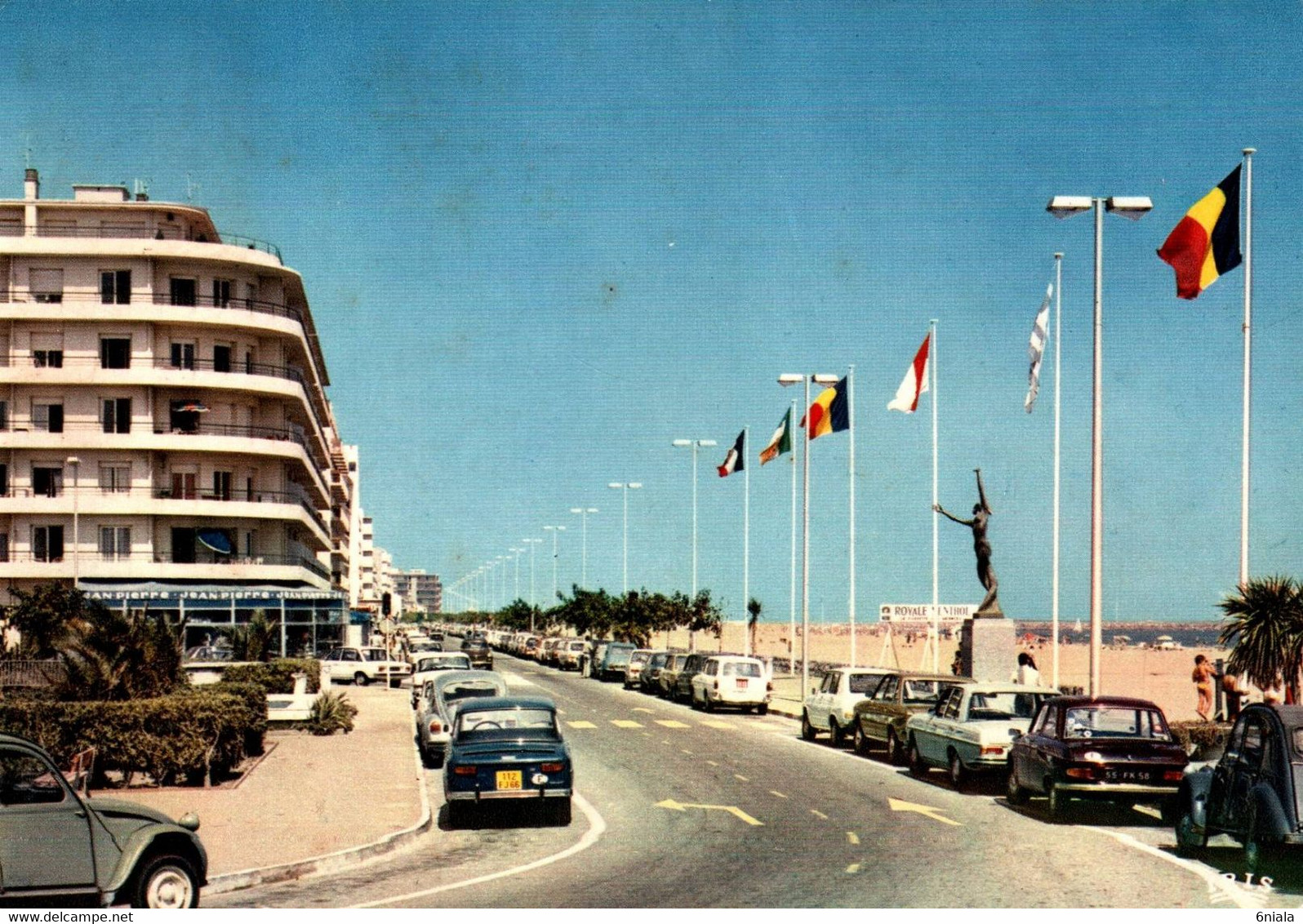 15400  CANET EN ROUSSILLON     Le Front De Mer   (voitures Renault 8 R8, 204 2cv ),   (Recto-verso) 66 - Canet En Roussillon