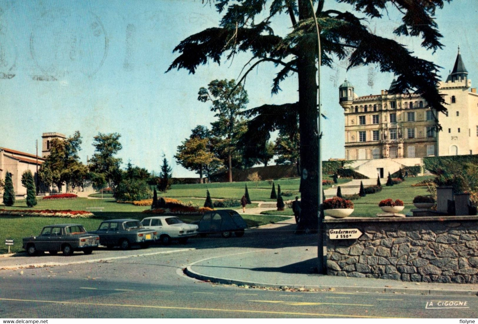 Saint Priest - Parking Et Le Jardin Public - Saint Priest