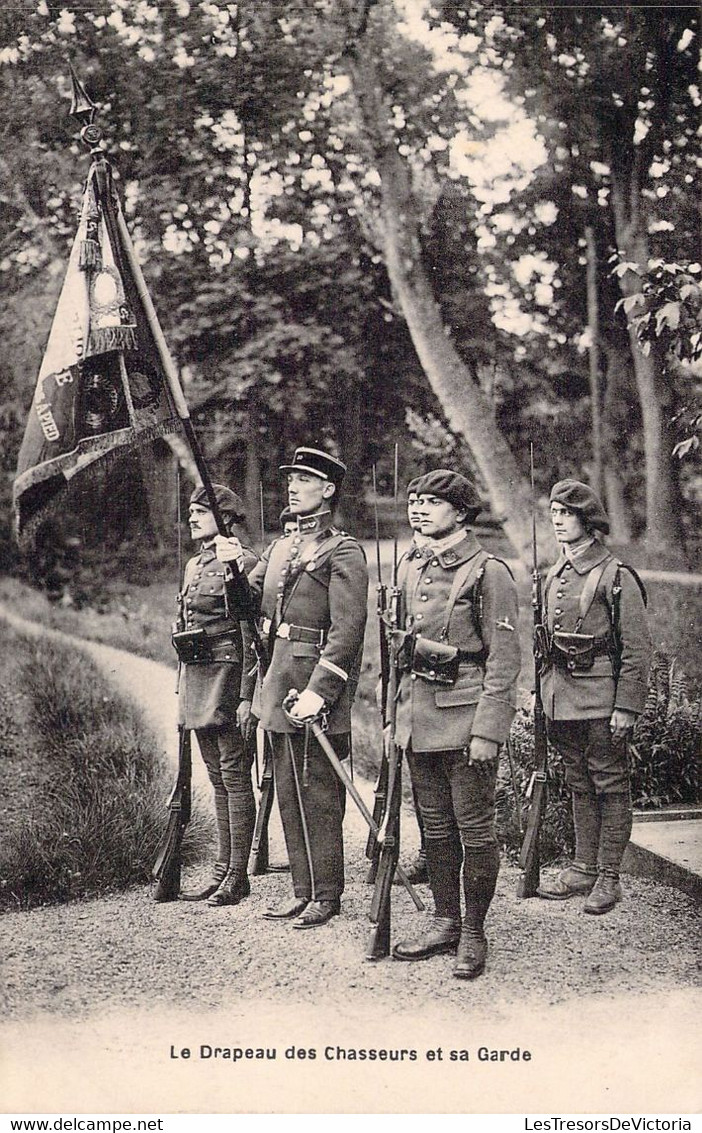 CPA - MILITARIAT - Le Drapeau Des Chasseurs Et Sa Garde - Régiments