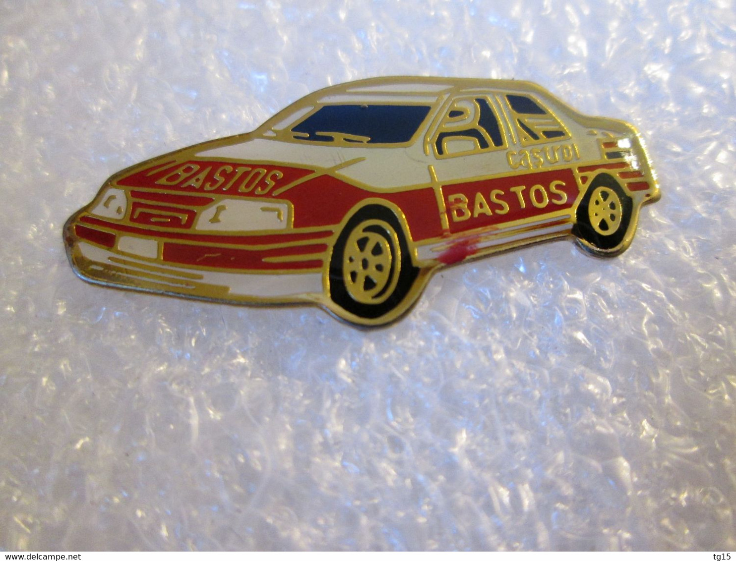 PIN'S     FORD  SIERRA COSWORTH  BASTOS  RALLYE - Ford