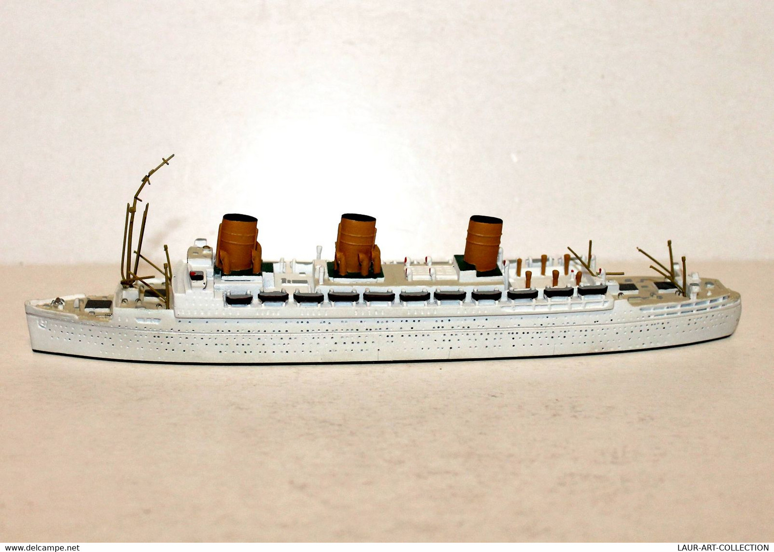 MERCATOR – M548 EMPRESS BRITAIN - BATEAU NAVIRE PAQUEBOT MINIATURE PLOMB, 1/1250 - MODELE REDUIT NAVAL (2811.33) - Barcos