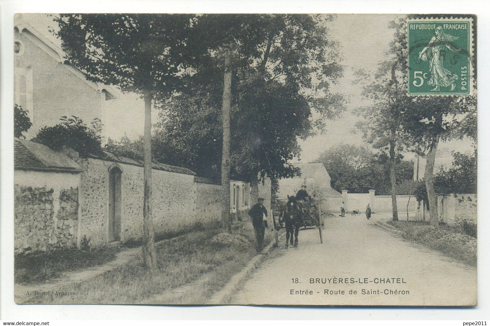 CPA [91] Essonne - BRUYERES LE CHATEL  Entrée De Bruyères - Route De Saint-Chéron - Animation, Attelage - Peu Commune - Bruyeres Le Chatel