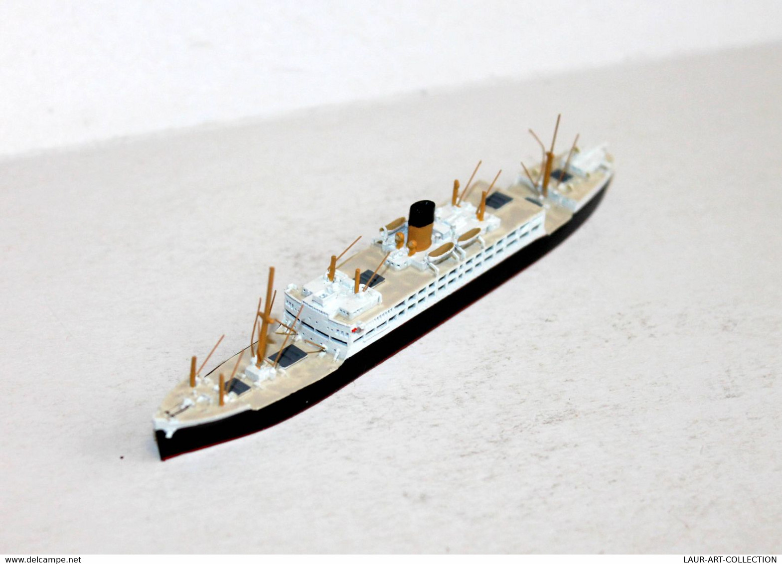 " AL " – 179A CORINTHIC – BATEAU NAVIRE PAQUEBOT - MINIATURE PLOMB - ECH: 1/1250 - MODELE REDUIT NAVAL (2811.50) - Bateaux