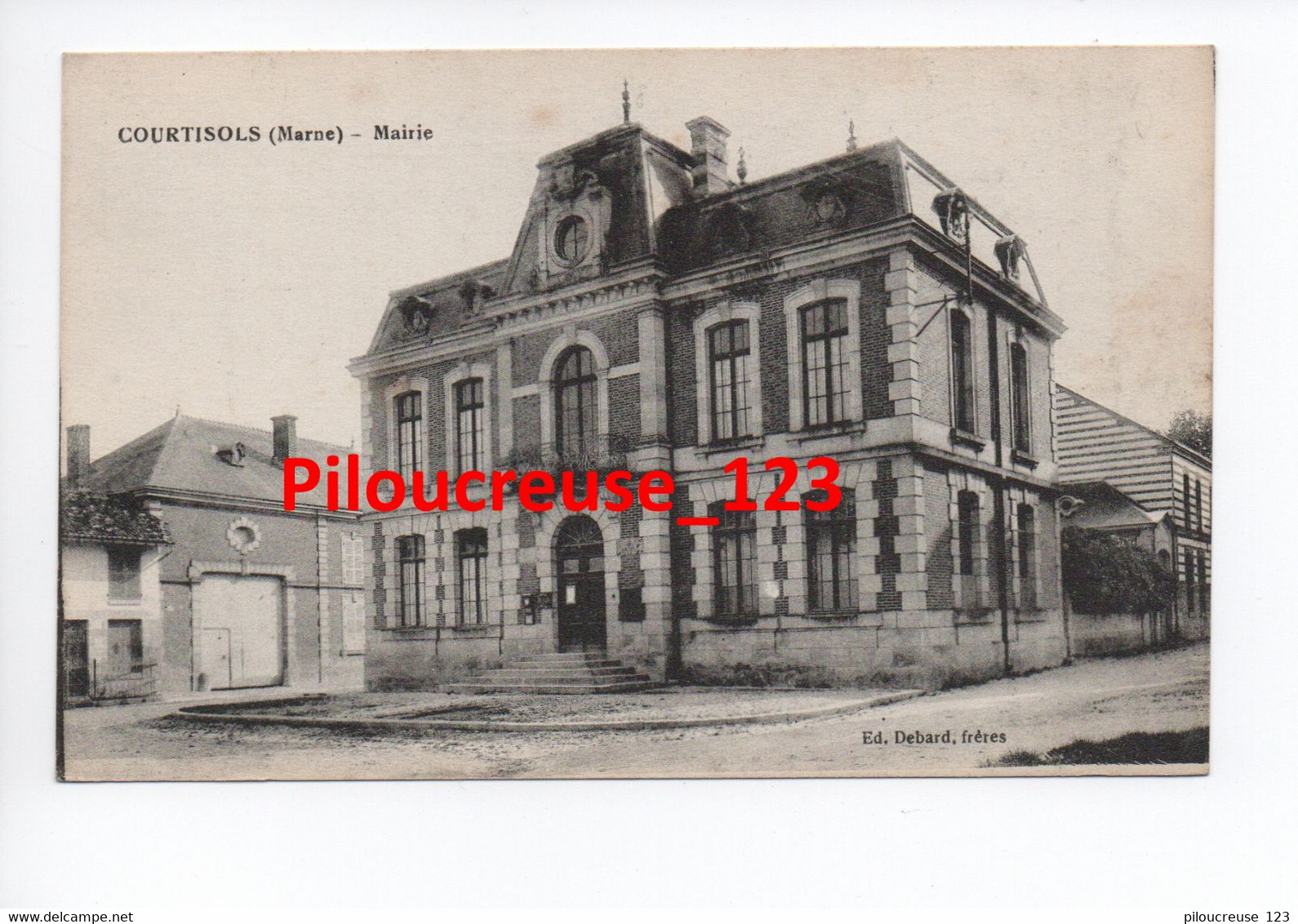 51 Marne - COURTISOLS - " Lot De 4 CPA - L'Eglise Et La Mairie "  - Voir Les Scans - Courtisols