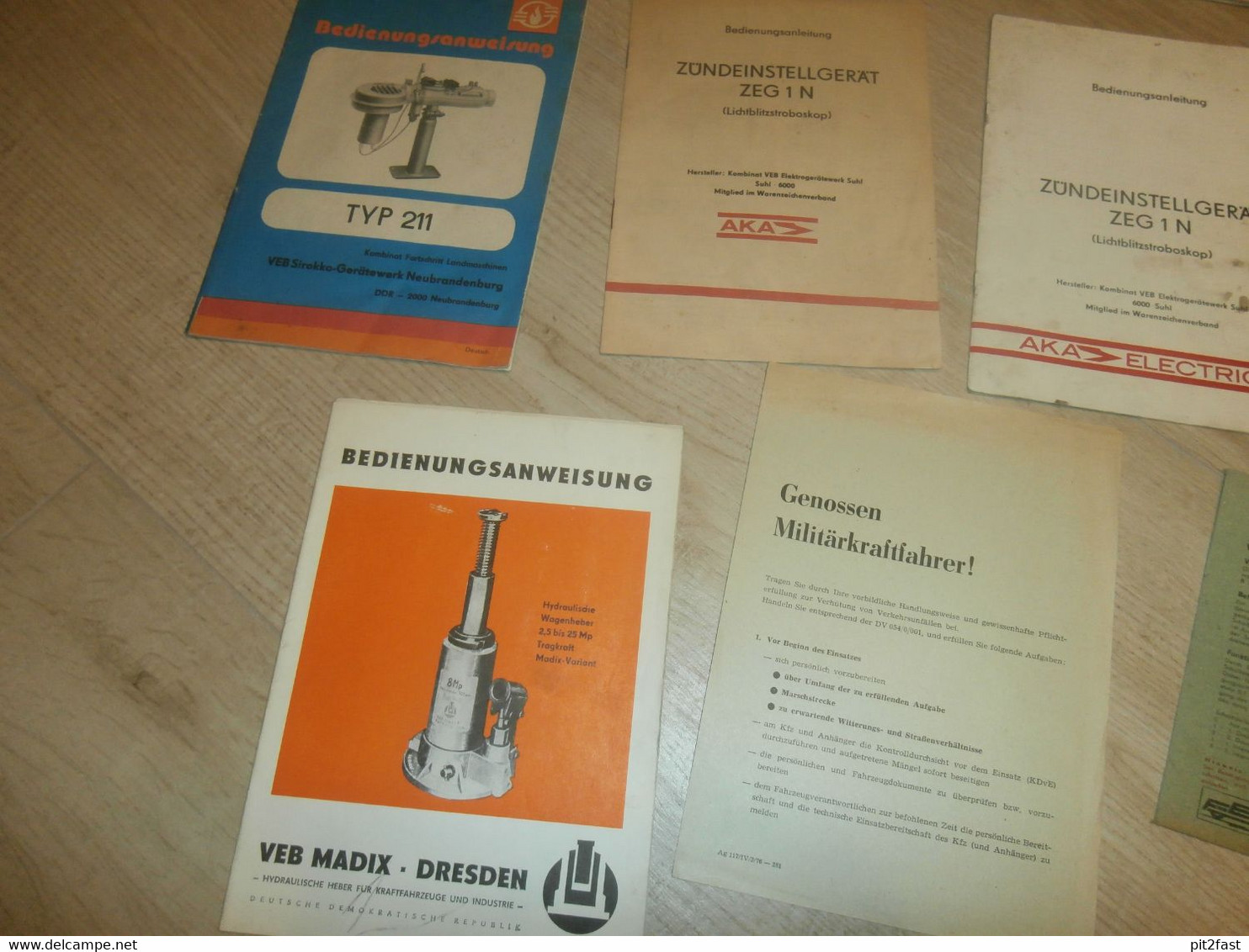 Konvolut Anleitungen , DDR Geräte / Maschinen , VEB , AKA , FIMAG , VEM , Suhl , Neubrandenburg , Madix , Pentacon !!! - Maschinen