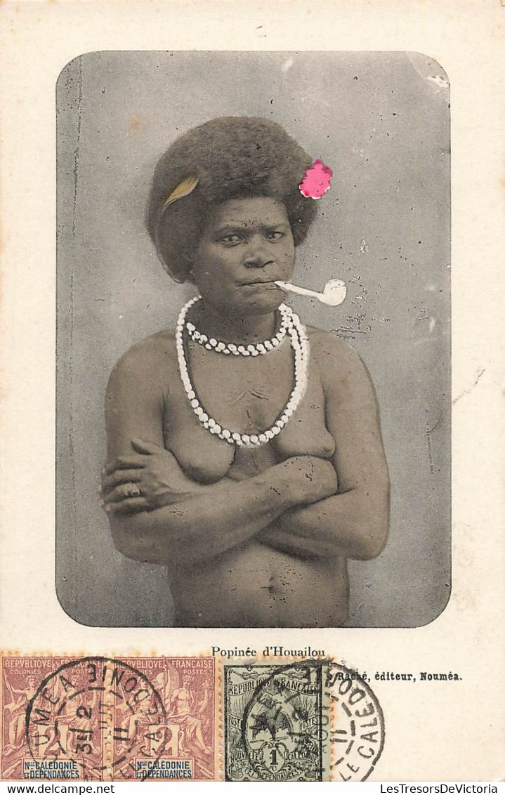 CPA NOUVELLE CALEDONIE - Popinée D'houailou - J Raché éditeur - Pipe - Seins Nus - Colorisé - Nieuw-Caledonië