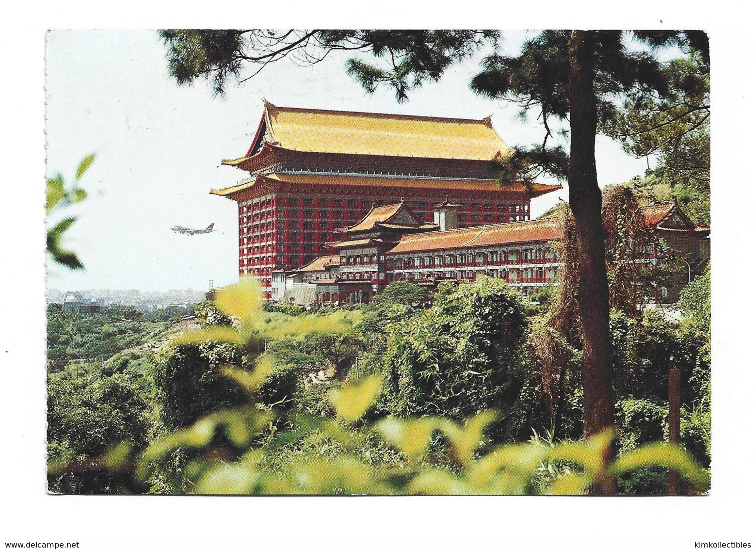 CHINA CHINE - TAIWAN TAIPEI FORMOSA - GRAND HOTEL AND BOEING 747 LANDING- 1975 SENT TO GERMANY - Formose