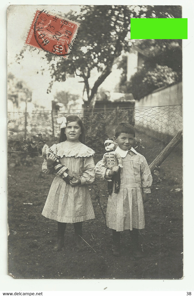 Carte Photo Postée De MONGERON  Enfant Jouet Poupée Soldat 1910 - Montgeron