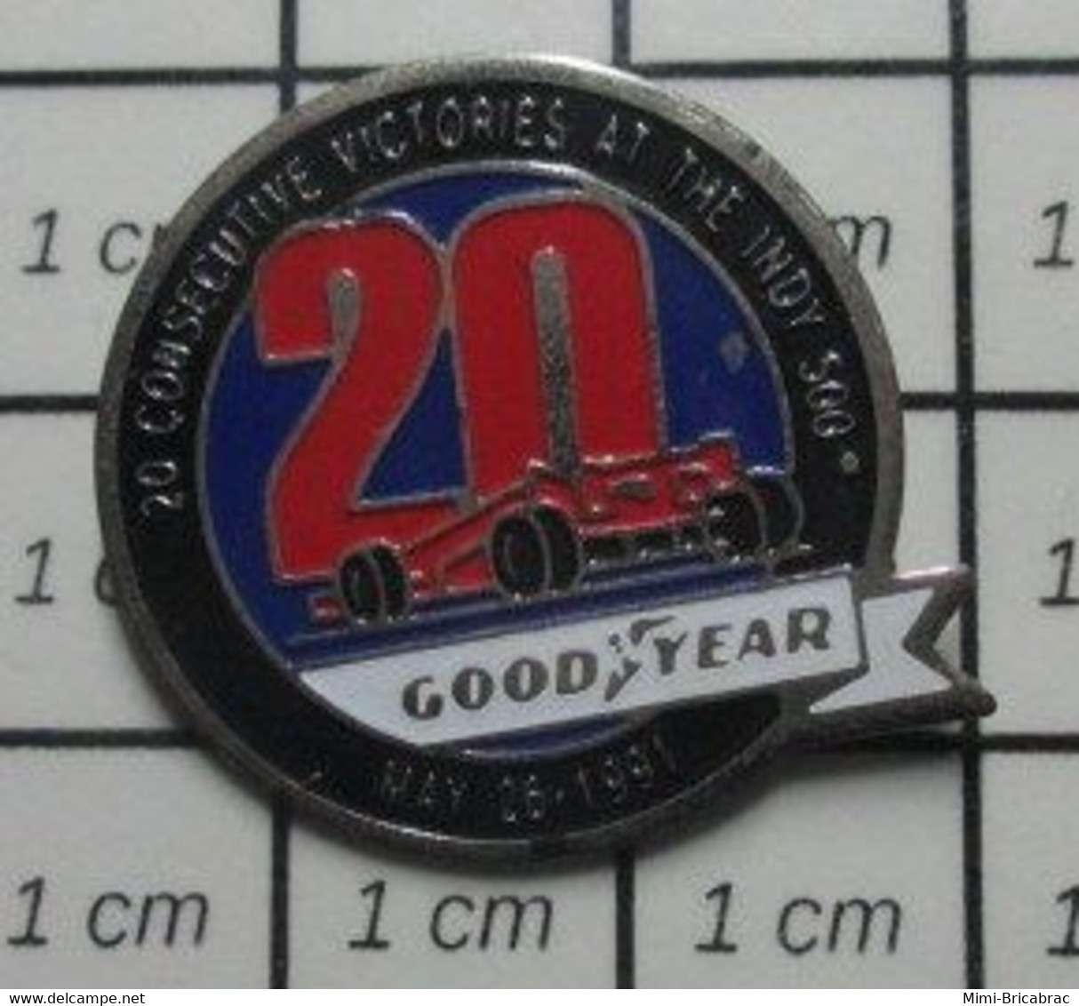 116c Pin's Pins / Beau Et Rare / SPORTS / AUTOMOBILE INDY 500 PNEUS GOODYEAR 20 VICTOIRES CONSECUTIVES - Car Racing - F1