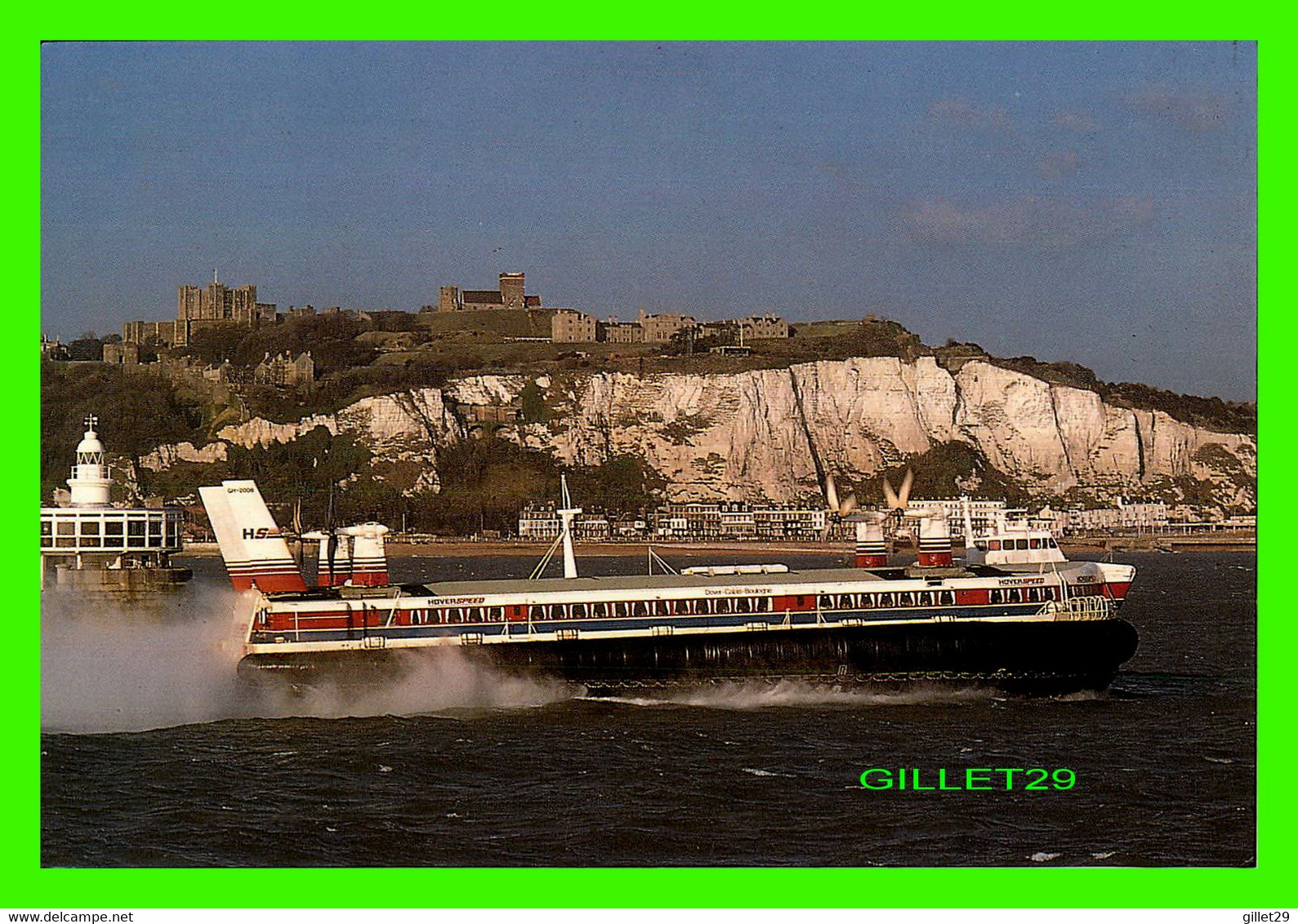 BATEAU, SHIP, AÉROGLISSEURS - HOVERCRAFT PASSING DOVER CASTLE -  DOV - FINCOM PHOTOGRAPHY - - Hovercrafts