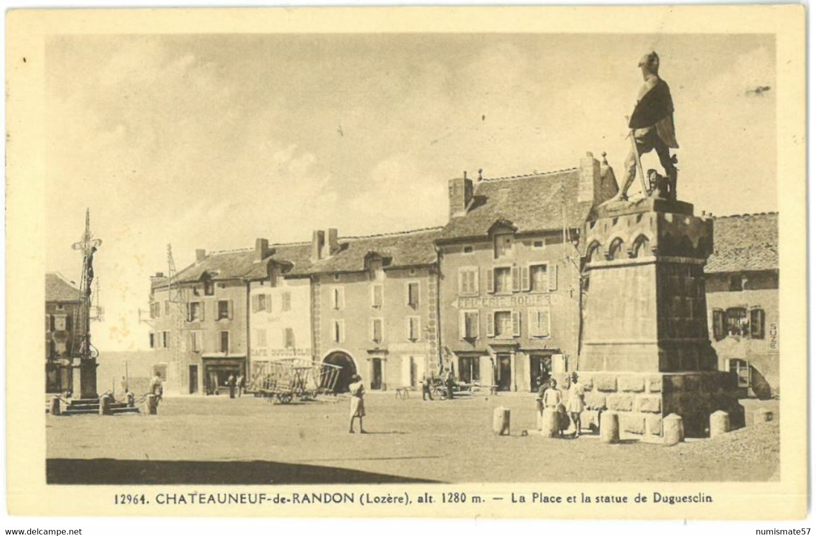 CPA CHATEAUNEUF DE RANDON - La Place Et La Statue De Duguesclin - Chateauneuf De Randon