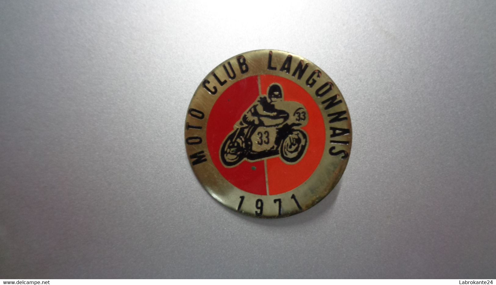 REF M2  : Médaille Broche Insigne Souvenir Rassemblement Moto Club LANGONNAIS 1971 Langon - Motos