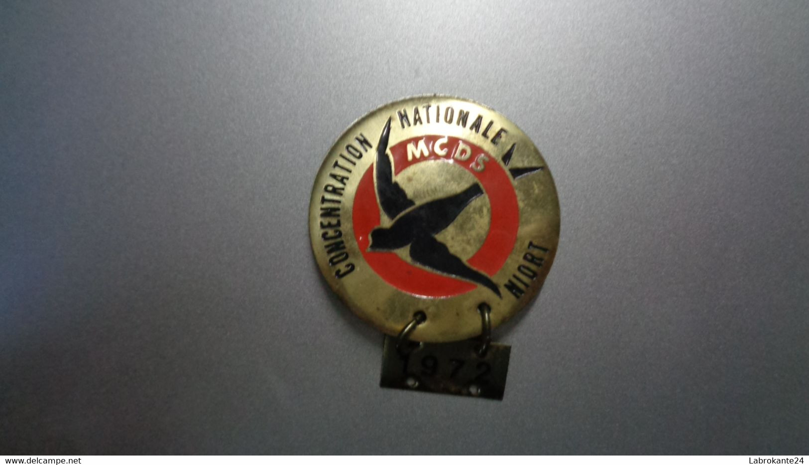 REF M2  : Médaille Broche Insigne Souvenir Rassemblement Moto Club Niort Concentration Nationale MCDS - Motos