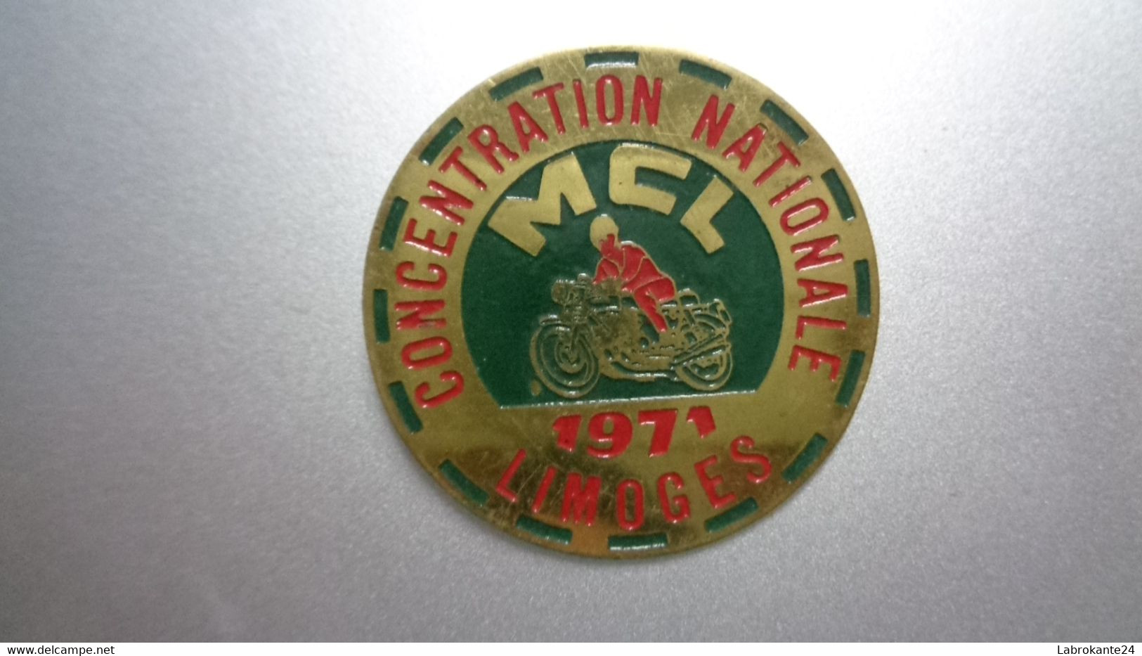 REF M2  : Médaille Broche Insigne Souvenir Rassemblement Moto Club Limoges 1971 MCL - Motos