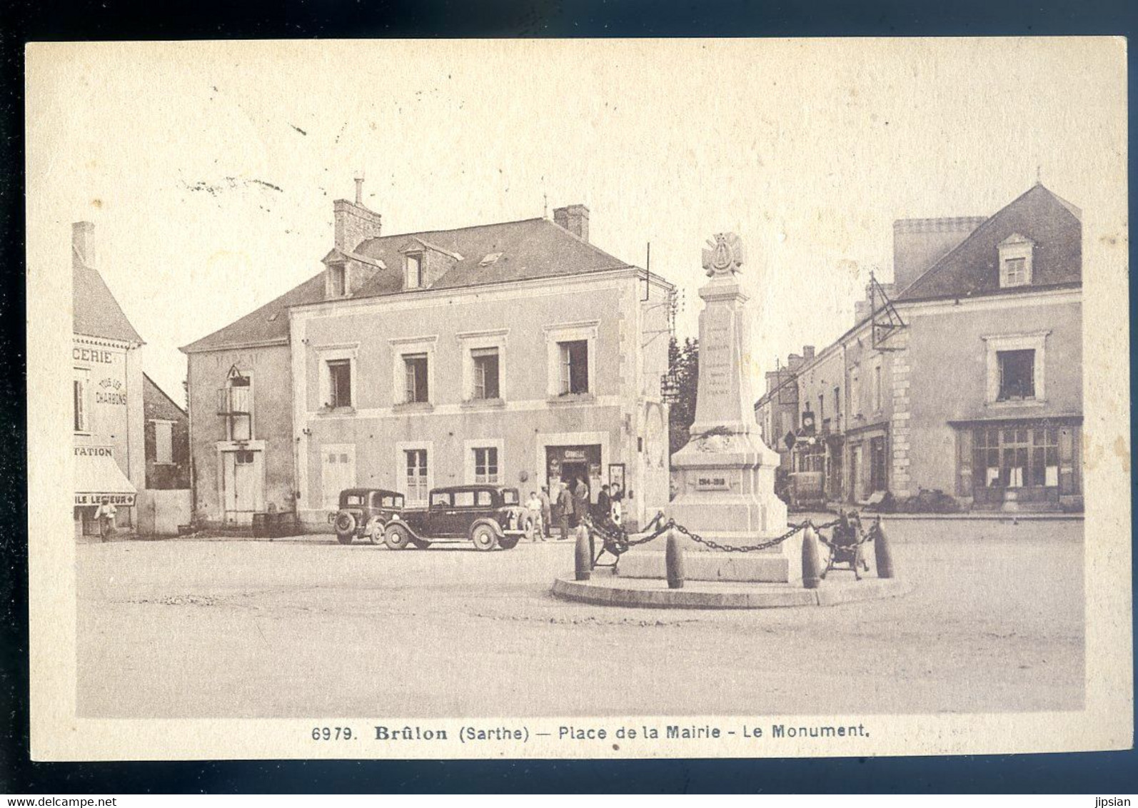 Cpa Du 72  Brulon Place De La Mairie , Le Monument  AOUT22-64 - Brulon