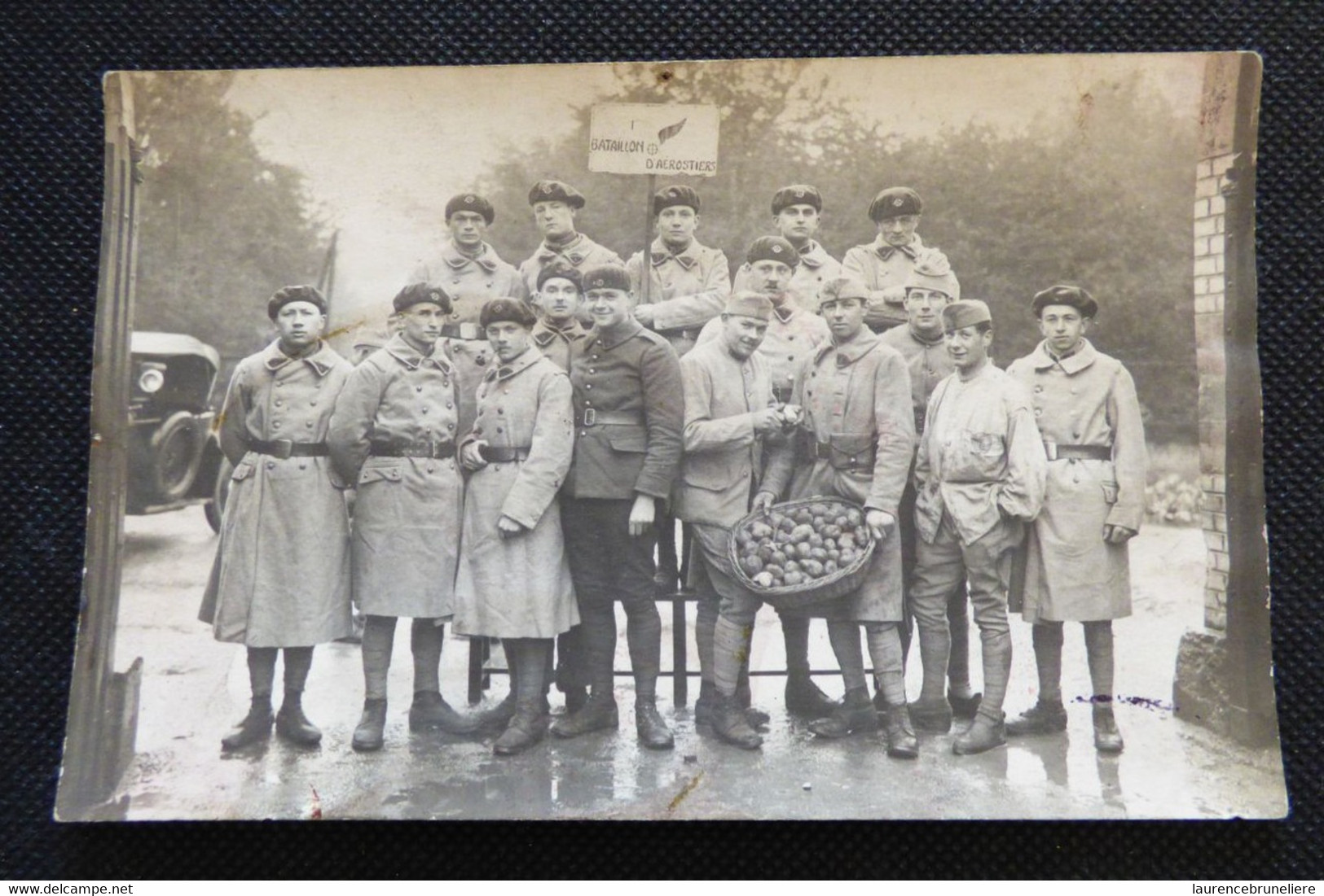 CARTE PHOTO BATAILLON D'AEROSTIERS 1914-1918 (LA CORVEE) - Regiments